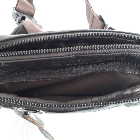 NWOT - WOMENS GENUINE LEATHER WAIST BAG HAS MULTIPLE POCKETS & PHONE GROMMET - Picture 9 of 16